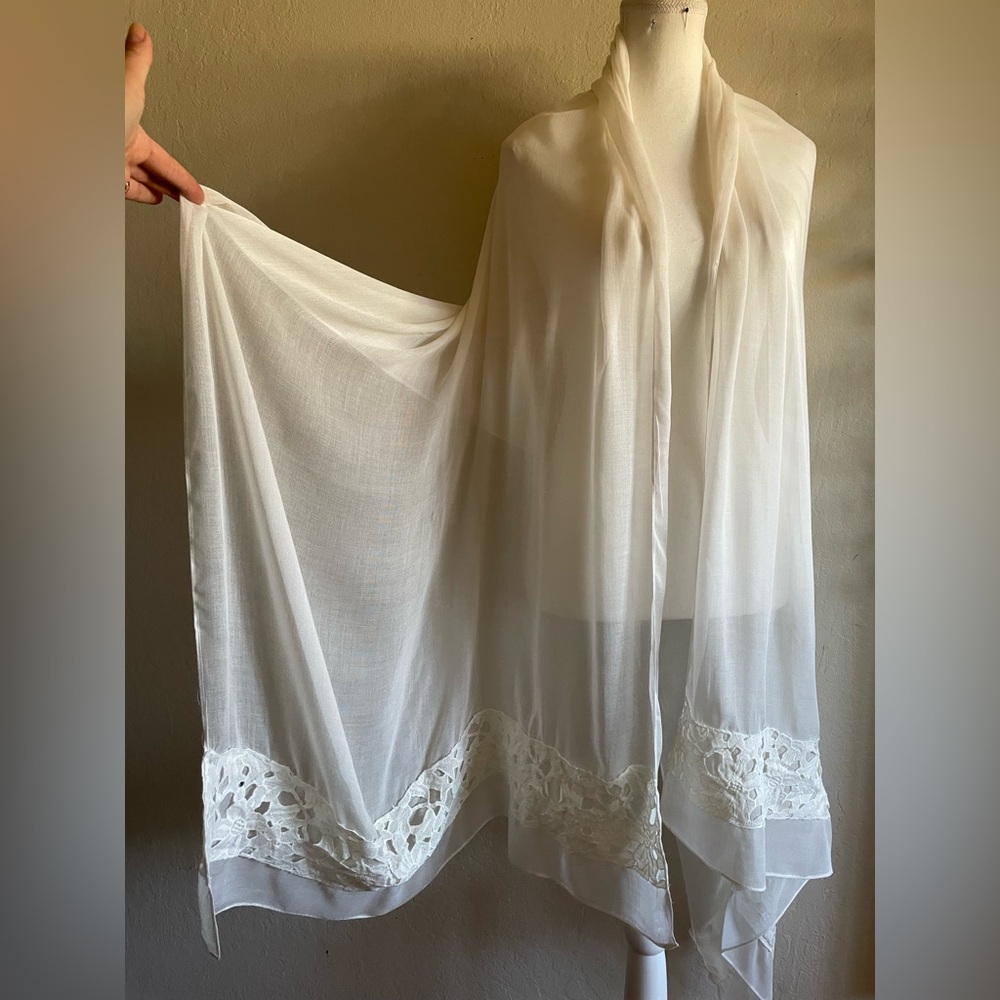 Soft white wrap - Picture 5 of 7